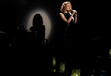 Christiane Noll singing on stage